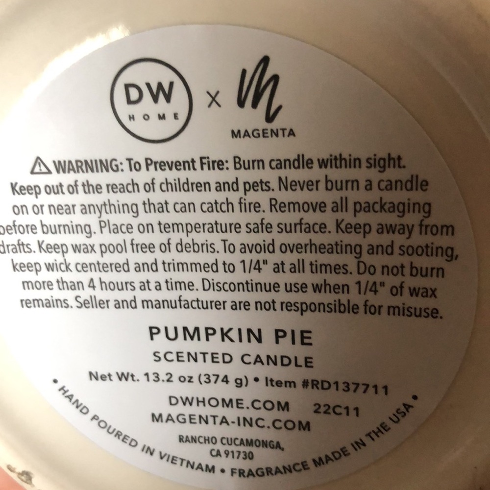Rae Dunn SPOOKY Candle PUMPKIN PIE - Ceramic - 13.2 oz / 374 gr - Picture 3 of 4